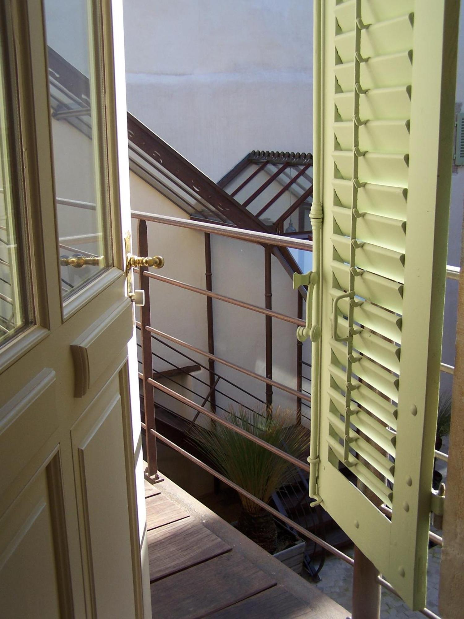 Le Clos Sainte-Marguerite Beaune  Exterior photo